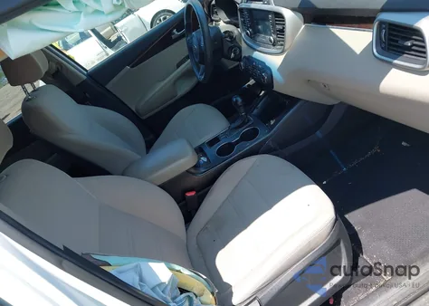 2018 Kia Sorento 2.4L Lx из США, поврежденный, VIN 5XYPG4A35JG388168